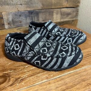 Roper Jackie Black Southwest Stripe Slip On Driving Moc Shoes size 7